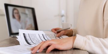 Новий вебінарний проєкт про те, як спілкуватись англійською впевнено, від Дія.Цифрова освіта та Booyya