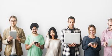 Для тих, хто бажає працювати в Україні, — інформує Гід з держпослуг