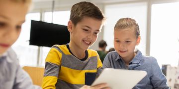 Як штучний інтелект може розв'язувати глобальні проблеми: проєкти українських школярів на міжнародному хакатоні Teens in AI