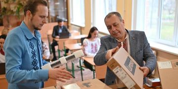Українські вчителі отримали понад 40 тисяч ноутбуків
