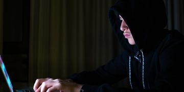 Мінцифра та Кіберпол викрили розробника фейкової копії застосунку Дія