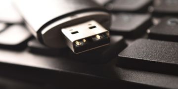 Працівники держустанов зможуть використовувати удосконалені е-підписи нарівні з кваліфікованими