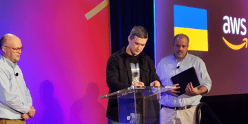 Amazon Web Services надає Україні підтримки на 75 млн доларів на хмарні технології, які допомагають стабільно працювати цифровій державі та економіці