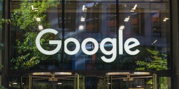 Професійні сертифікати від Google вже доступні українською мовою для підтримки країни в цей непростий час