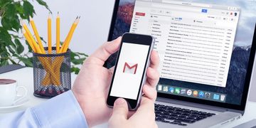 Офіційні електронні адреси разом з паспортами