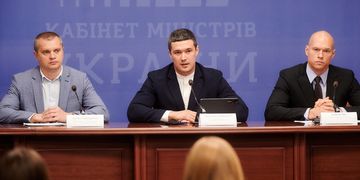 “Відкати” на ноутбуках для вчителів: Мінцифра, СБУ та МОН запідозрили багатомільйонну корупційну змову