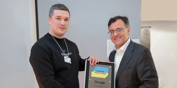 Михайло Федоров вручив першу «Відзнаку миру» компанії Google