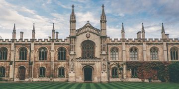Кембриджський університет допоможе 30 українським студентам і науковцям продовжити навчання