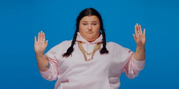 «Без напрягів перевірити свій скіл»: alyona alyona презентувала хіп-хоп трек про Цифрограм від Мінцифри