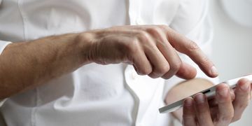 Зображення новини Як залишатися на звʼязку в критичній ситуації та як скористатись мобільним роумінгом