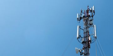 Залишатися на зв'язку: добірка актуальних держпослуг на Гіді