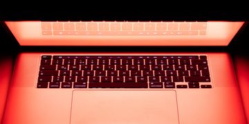 Майже 25 млн грн заощаджень держбюджету: проєкт Мінцифри та МОН “Ноутбук кожному вчителю”