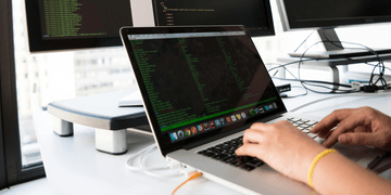 Як компаніям і стартапам розробляти продукти із ШІ — пояснюємо в рекомендаціях від Мінцифри