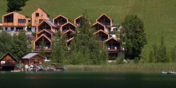 Перетворіть рідну громаду на туристичний лавмарк: на Дія.Освіта вийшли нові серіали про розвиток туризму та галузі гостинності