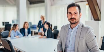 Зображення новини Серія практичних вебінарів для підприємців від Дія.Бізнес, Единбурзької бізнес-школи та House of Knowledge