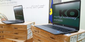 8 областей вже отримали ноутбуки в межах проєкту «Ноутбук кожному вчителю»