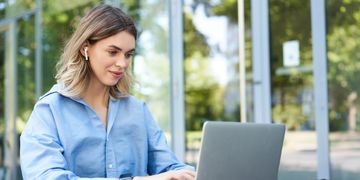 Розпочніть кар’єрний шлях в ІТ: новий освітній серіал на Дія.Освіта для жінок, які хочуть працювати у сфері технологій