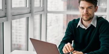 Українці, які втратили роботу зможуть оформити допомогу із безробіття онлайн на порталі Дія