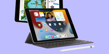 Технологічні рішення в освіті: Мінцифра разом з партнерами надала понад 4 тисячі Apple iPad для українських шкіл, зруйнованих через бойові дії