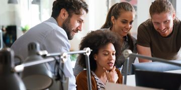 Перші в Східній Європі: в Україні почав діяти закон про е-резидентство, що дозволить іноземцям вести бізнес та сплачувати податки онлайн