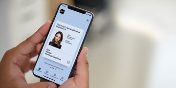 Михайло Федоров: “З грудня українці зможуть здійснювати касові операції в банках з е-паспортом в Дії”