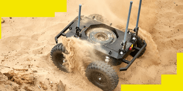 Як робот-камікадзе Ratel S підірвав міст на шляху противника на Донеччині — дивіться в новому випуску Warchangers