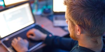 Зображення новини Кіберполіція та Мінцифра викрили жінку, яка продавала підроблені ПЛР-тести на COVID-19 у Запорізькій області