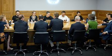 Михайло Федоров на зустрічі з дипломатами країн G7: «Україна має стати найзручнішою державою для наших громадян»