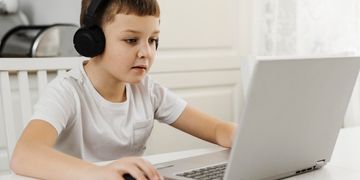 Google запускає в Україні онлайн-гру «Interland: Безпека дітей в Інтернеті»