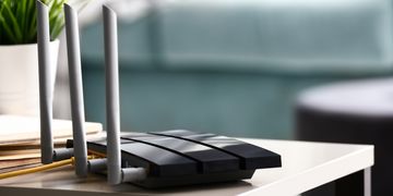 Якісне та безпечне навчання в умовах війни: школи Київщини отримали Wi-Fi-роутери та вебкамери від міжнародних партнерів