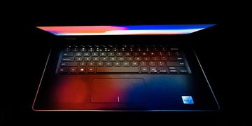 СБУ, Мінцифра та МОН запідозрили корупційну змову щодо “відкатів” на ноутбуках для вчителів