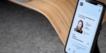 Президент України підписав закон, який прирівнює е-паспорти у Дії до звичайних