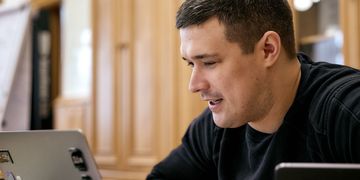 Михайло Федоров: Уже 273 тисячі ФОПів подалися на матеріальну допомогу через Дію