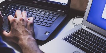 Зображення новини Кіберпол та Мінцифра викрили двох людей, які вносили в бази даних неправдиві відомості про вакцинацію