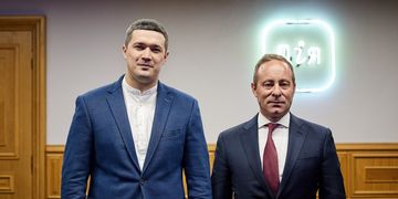 Зображення новини Обмін досвідом у сфері цифрових документів та підпису: Мінцифра презентувала екосистему Дії топменеджменту Apple