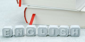 Англійська може стати міжнародною мовою спілкування в Україні: Президент подав законопроєкт до Верховної Ради