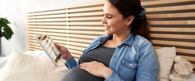 Про права та безоплатні послуги: в Україні запустили чатбот для вагітних жінок «Буду мамою»