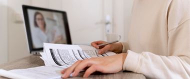 Зображення новини Новий вебінарний проєкт про те, як спілкуватись англійською впевнено, від Дія.Цифрова освіта та Booyya