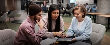 Зображення новини Як реалізувати соціальний проєкт у своїй громаді? Покрокова інструкція в новому серіалі на Дія.Освіта