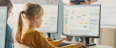 Зображення новини Оновлені уроки інформатики — МОН та Мінцифра реформують українську ІТ-освіту