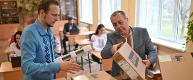 Зображення новини Українські вчителі отримали понад 40 тисяч ноутбуків