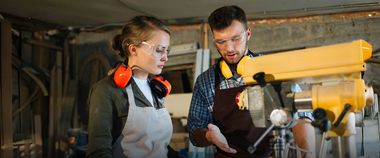 Зображення новини Опановуйте нові професії разом з Дія.Освіта: запускаємо два серіали про конструктора меблів та оператора верстатів