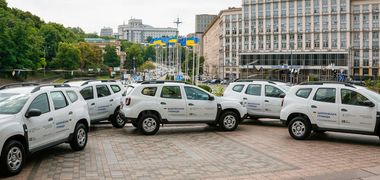 Зображення новини Доступні сервіси для кожного: деокуповані та постраждалі громади отримали авто та обладнання для надання держпослуг