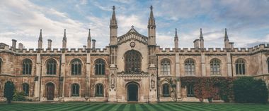 Кембриджський університет допоможе 30 українським студентам і науковцям продовжити навчання