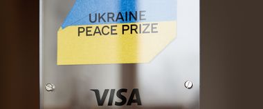 Зображення новини Мінцифра вручила «Відзнаку миру» компанії Visa