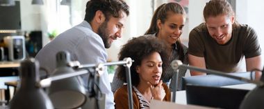 Перші в Східній Європі: в Україні почав діяти закон про е-резидентство, що дозволить іноземцям вести бізнес та сплачувати податки онлайн