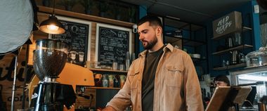 Зображення новини Здобувайте нові знання і розвивайте навички: Мінцифра та Lviv Croissants презентують освітній серіал про професію баристи