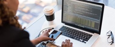 Зображення новини Projector Institute за підтримки Мінцифри та Дія.Бізнес запускає фонд для навчання 5000 жінок-переселенок