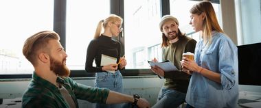 Зображення новини Як створювати звертання, які транслюватимуть повагу до громадян? Дізнавайтеся в серіалі про гендерну рівність та соціальну інклюзію на Дія.Освіта