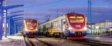 Послуги з перевезення залізницею та авіатранспортом на Гіді